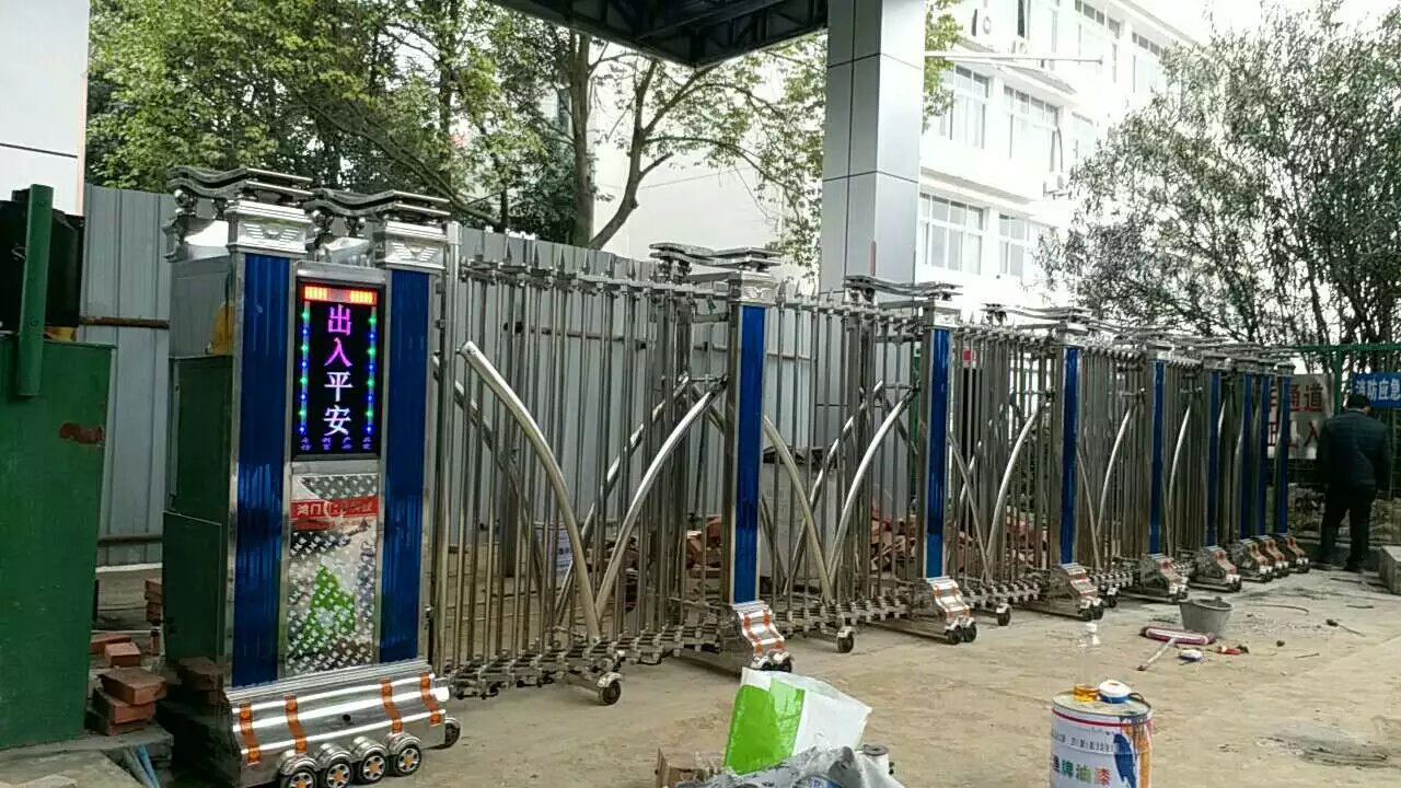 张家界张家界四川绵阳市飞机场伸缩门